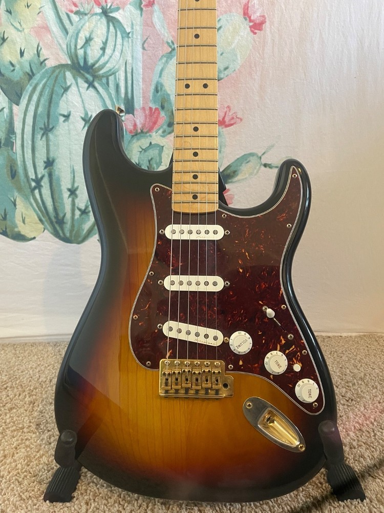 fender deluxe stratocaster Mexican made