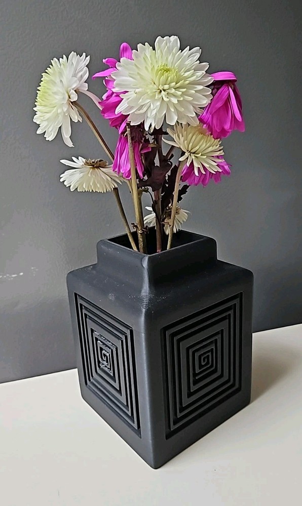 Black Modern Labyrinth Vase /Geometric Home Decor