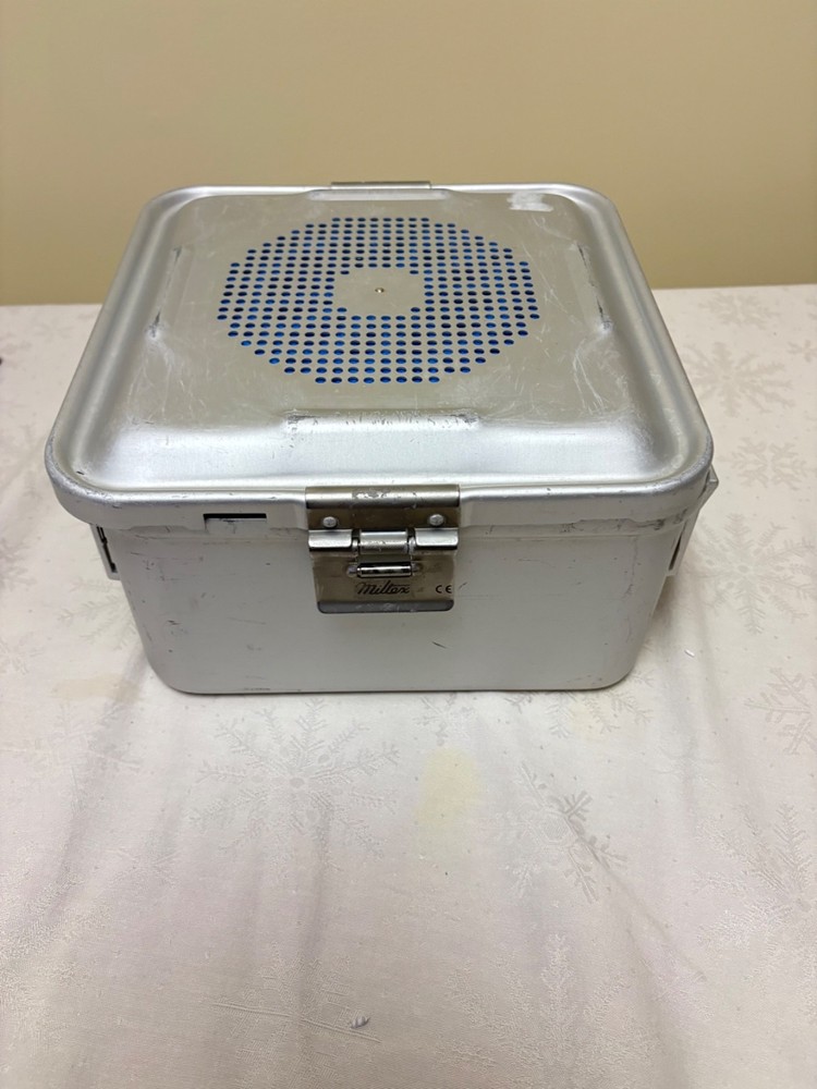 Instrument Sterilization Container with internal tray