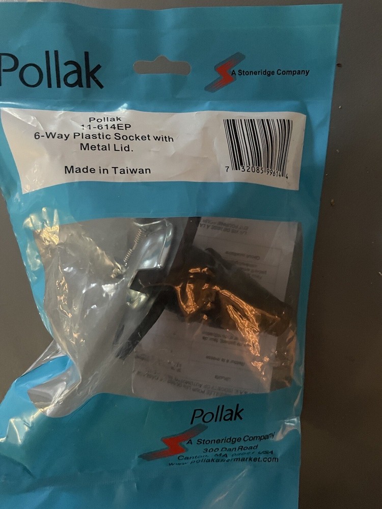 POLLAK 11-614EP Plastic 6-Way Socket