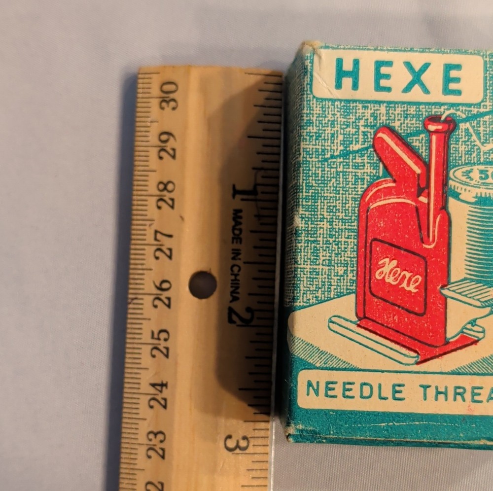 Hexe Automatic Needle Threader Red/White with Box & Instructions for Sewing
