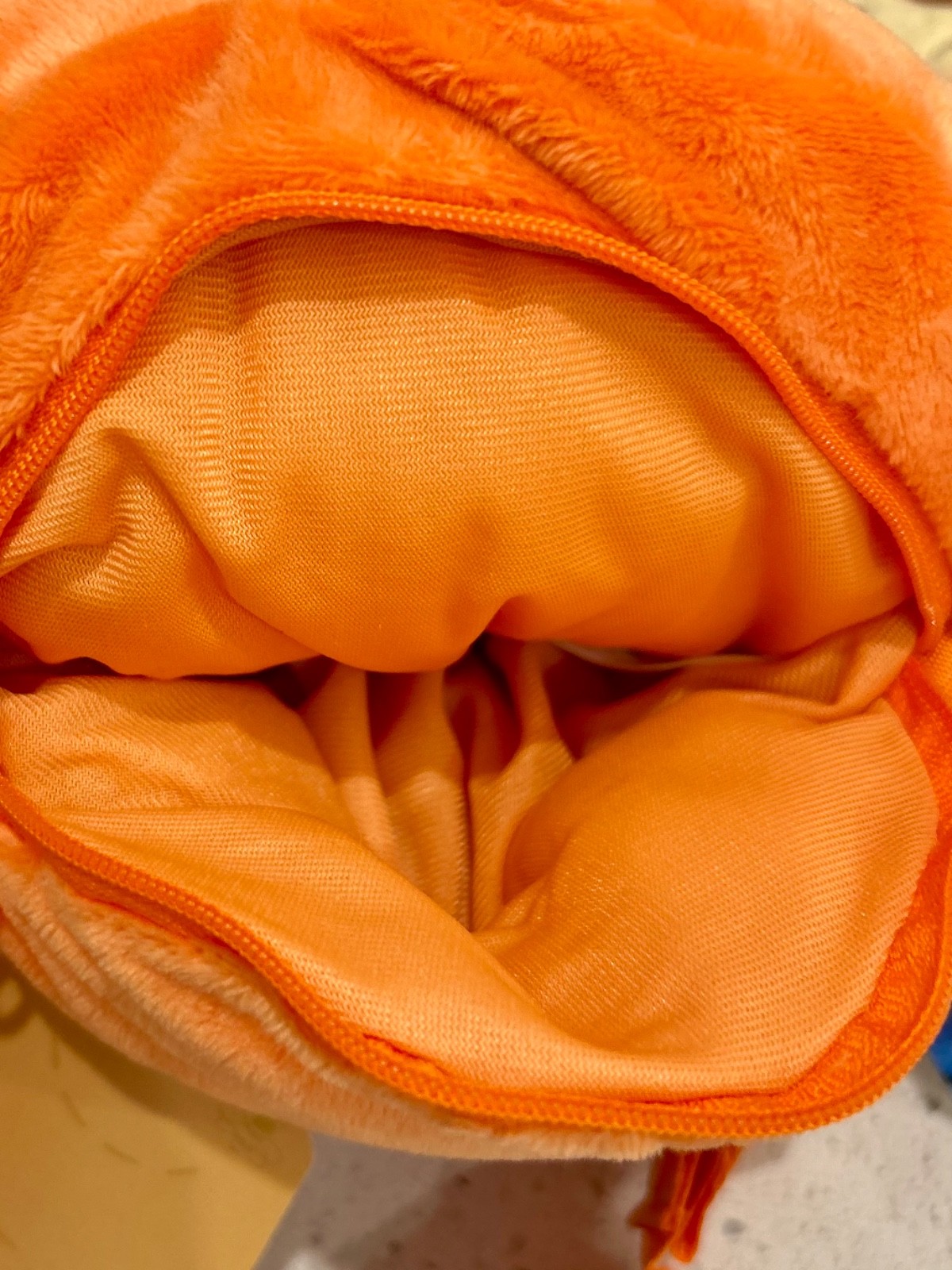 NEW Disney Parks Winnie the Pooh Zipper Purse Crossbody Tigger Head Plush Bag