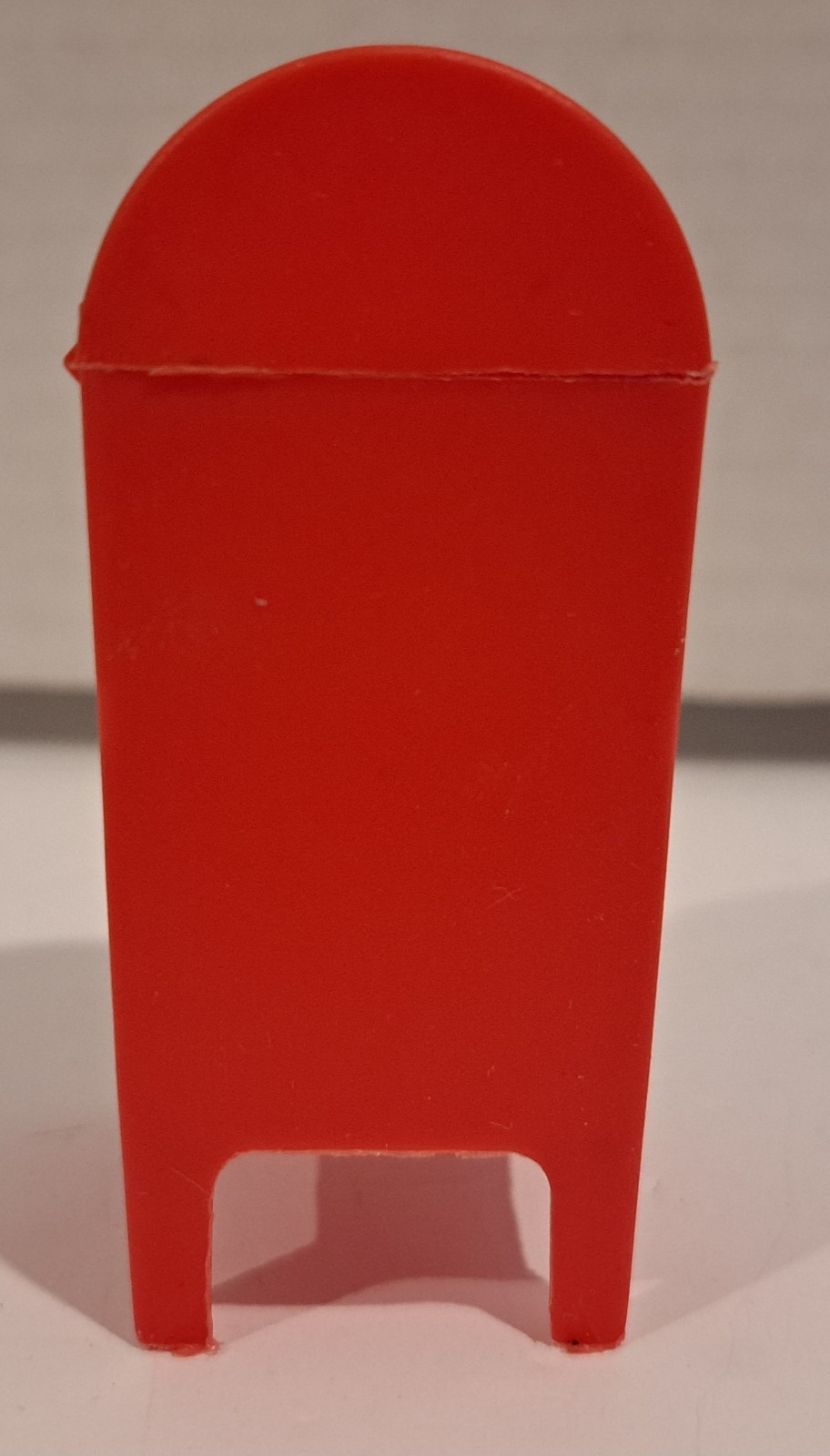Vintage 1984 Fleer MAILBOX Candy Container 2.75” Red Plastic Flip Lid