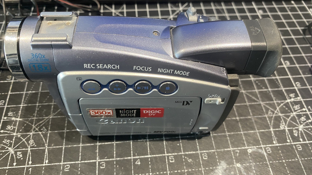 Canon MV700i Handheld MiniDV Camcorder Silver