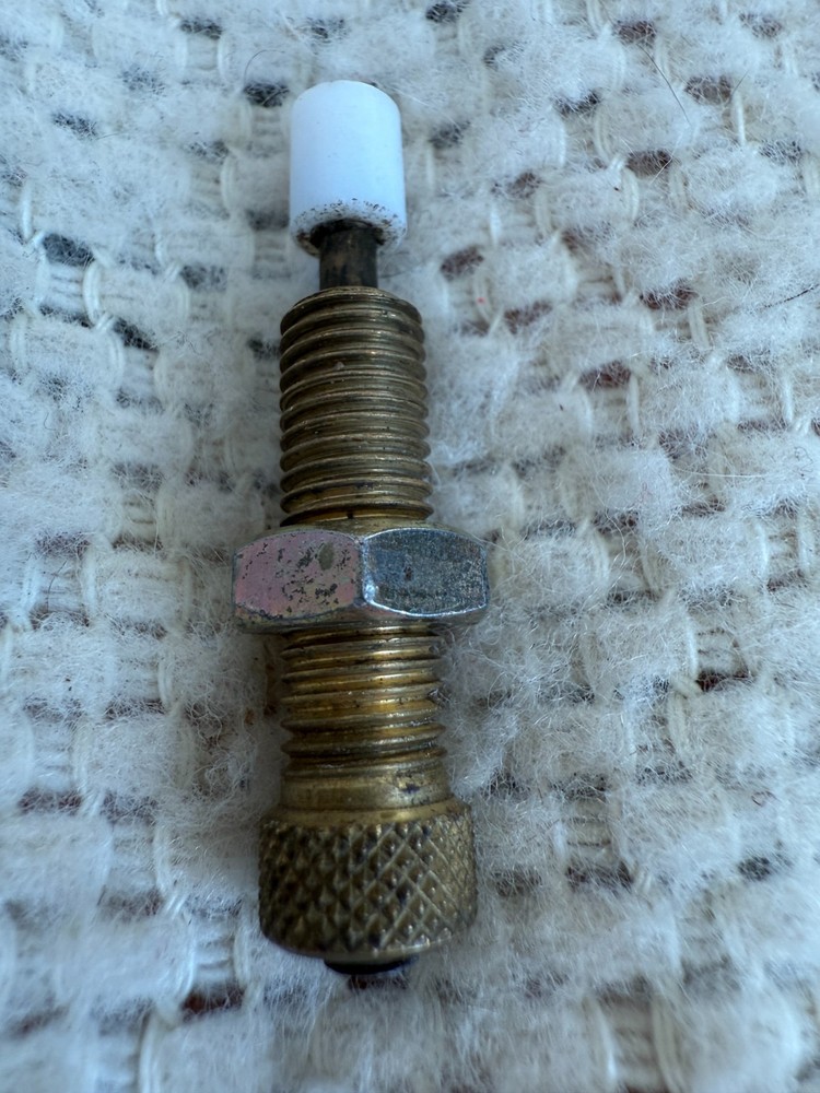 Pressure Plunger Archery Rest