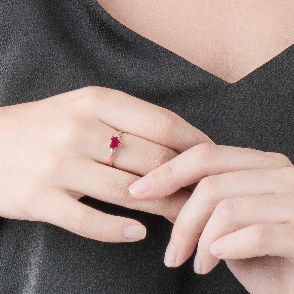 14K. SOLID GOLD RING WITH NATURAL RUBY & DIAMONDS