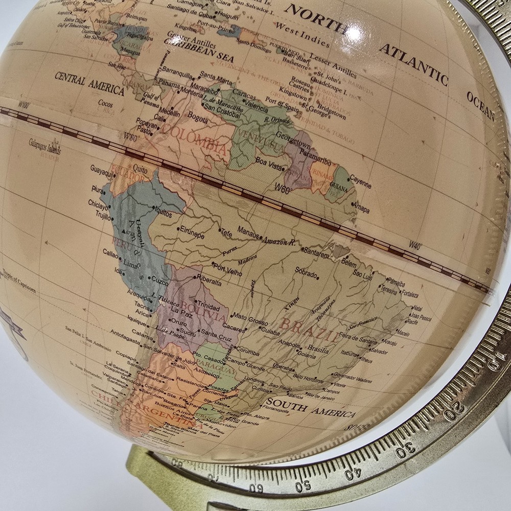 Fucashun Illuminated World 8" Light Up Globe