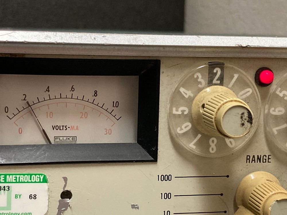 Fluke 343A DC Voltage Calibrator