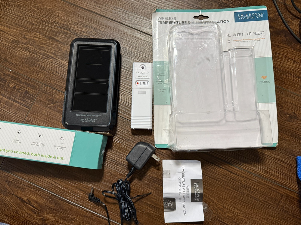La Crosse Technology WIRELESS TEMPERATURE & HUMIDITY STATION