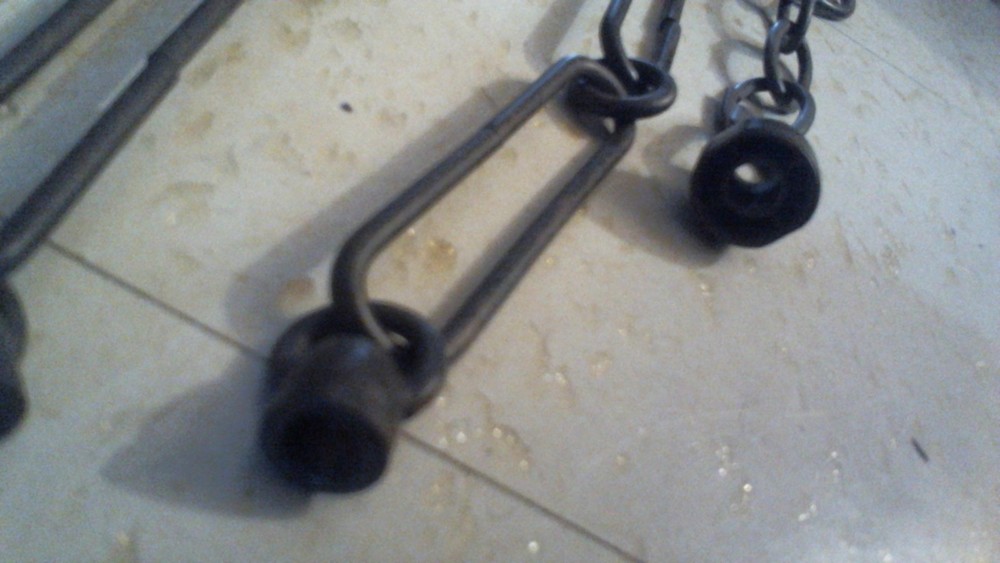 2 ANTIQUE IRON CHAIN WITH RING