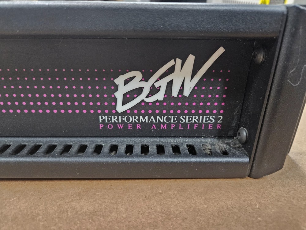 BGW PERFORMANCE SERIES 2 STEREO POWER AMPLIFIER