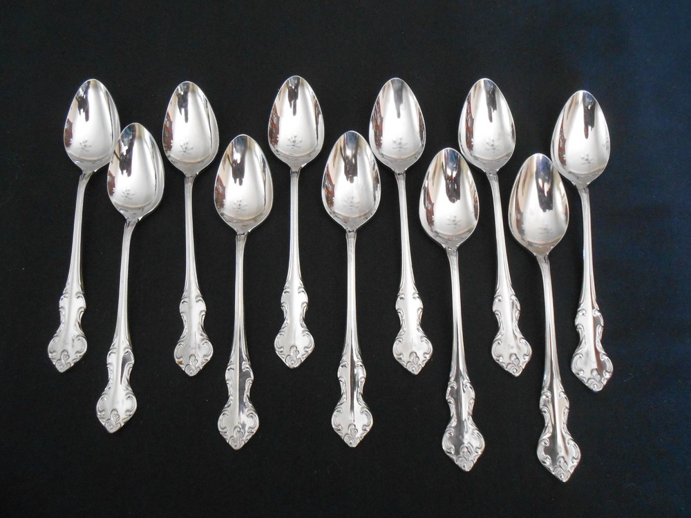 11 STAINLESS FLATWARE TEASPOONS 6 1/4" JAPAN UNKNOWN PATTERN LINE SCROLLS