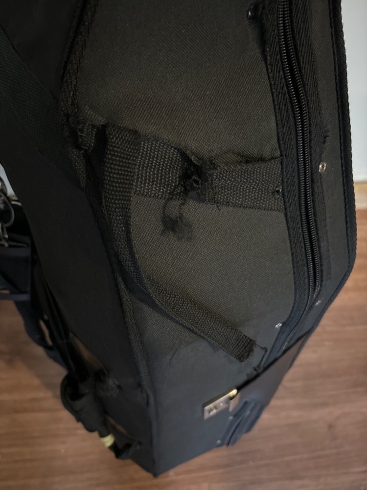black used cello case 4/4 slightly broken