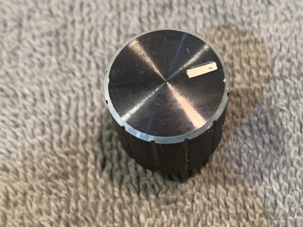 Heathkit AA-2010 Stereo Amplifier - Knob