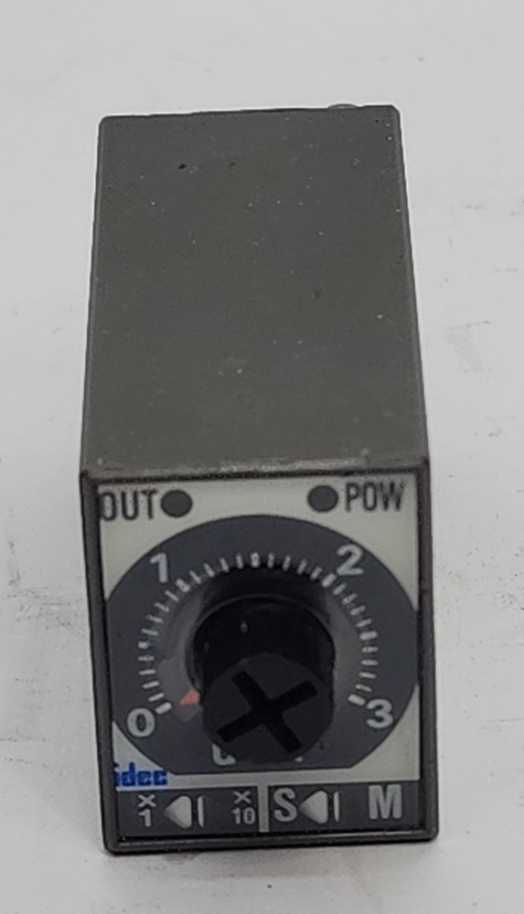 IDEC GT5Y-4SN 24VDC ELECTRONIC TIMER & SOCKET [RC2-4]