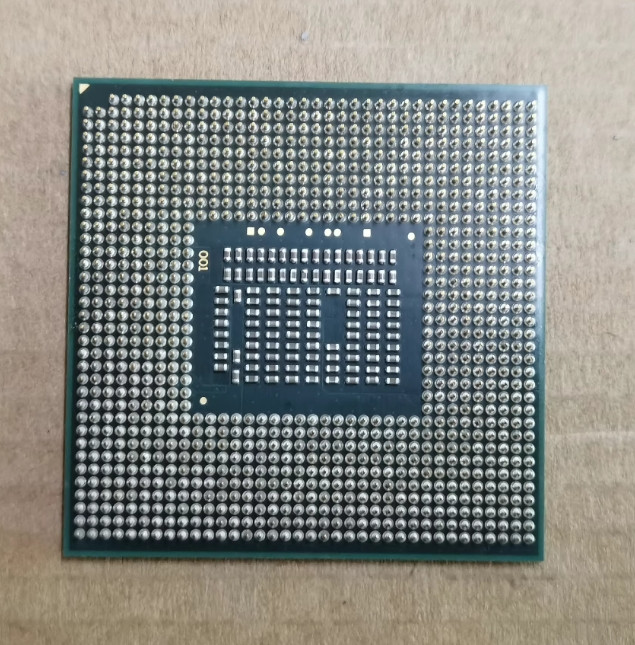 Intel Core i7-640M 2.8 GHz 4M Dual Core Processor Laptop CPU G1 SLBTN Socket G1