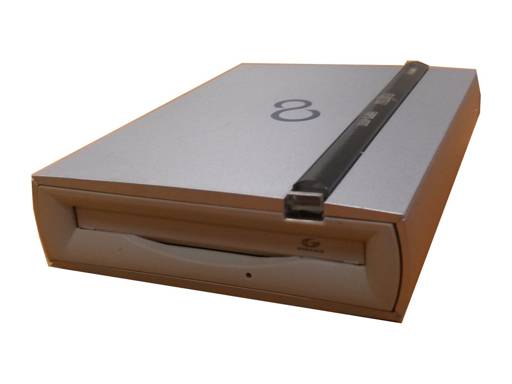 Fujitsu DynaMO 640U2 Hyper DMO-640U2 External MO Drive 640 MB