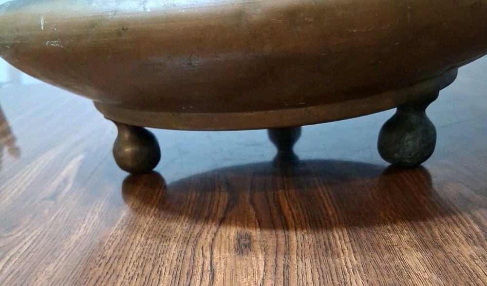 ANTIQUE BRASS FOOTED PLANTER CONTAINER ETCHED HANDLE 15½” STATEMENT PC DECOR XXL