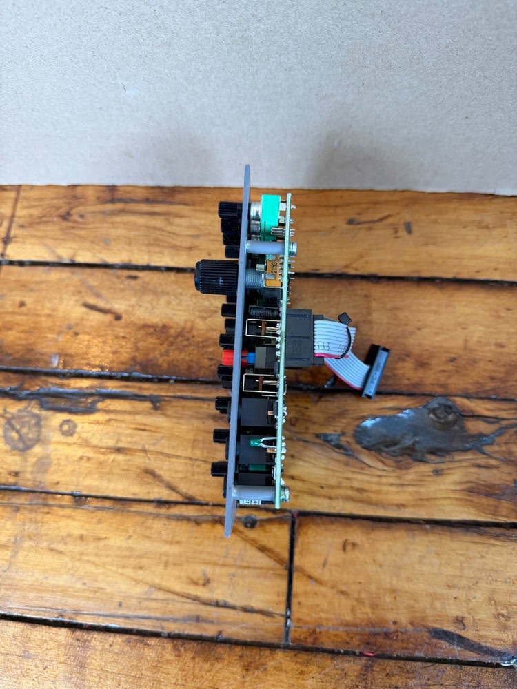 Behringer 182 Sequencer Eurorack Synthesizer Module