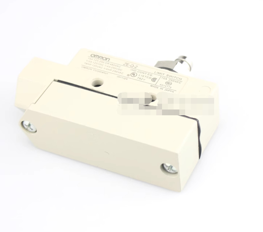 1PC NEW OMRON Limit switch ZE-Q-2 #LL