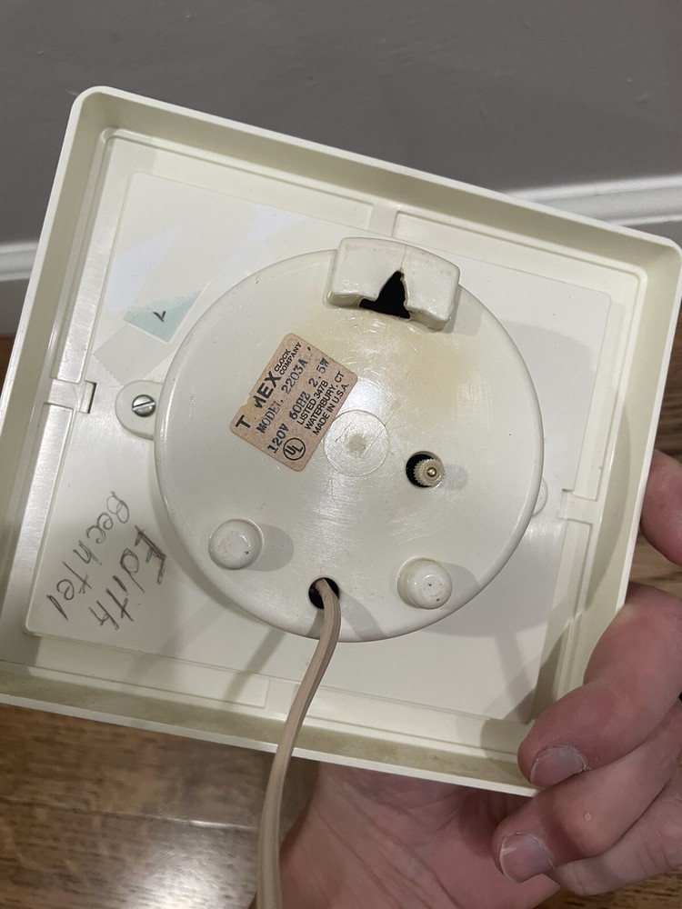 VINTAGE TIMEX 2203 A WALL ELECTRIC CLOCK Works! +