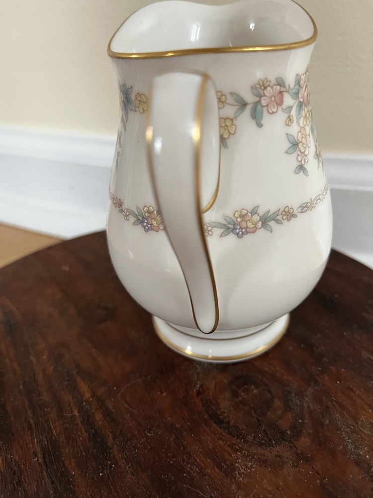NORITAKE GALLERY CREAMER 4 3/8" Excellent