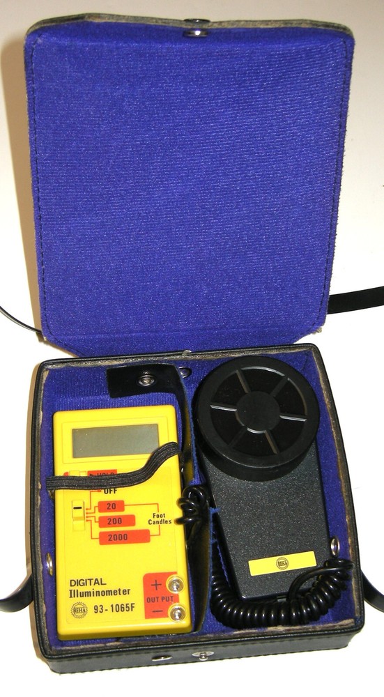 3 RANGE DIGITAL ILLUMINOMETER LIGHT METER- BEHA 93-1065F W/ Leather Case