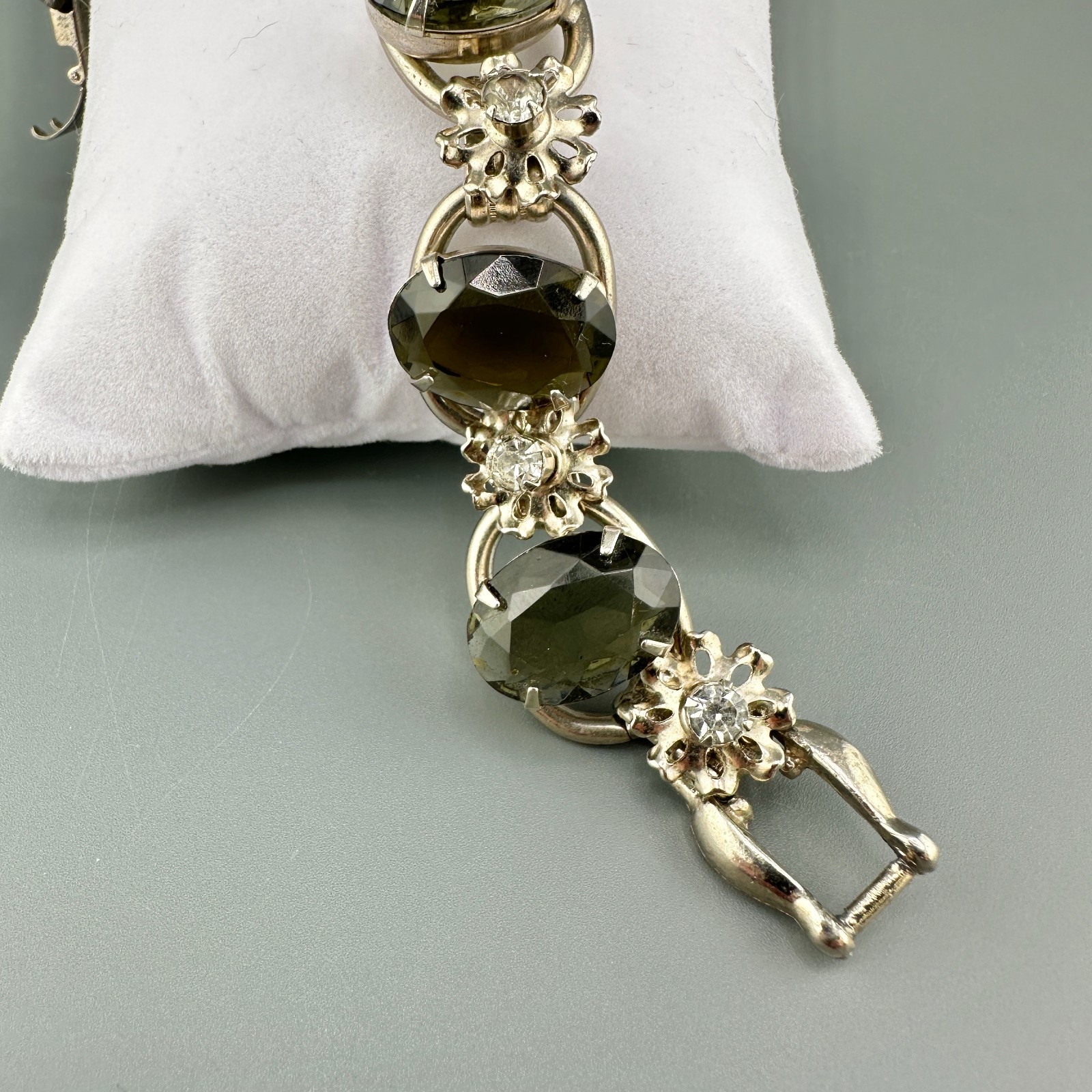 Vintage D&E Juliana Bracelet Gray Oval Stones Silver Tone Metal Flowers Verified