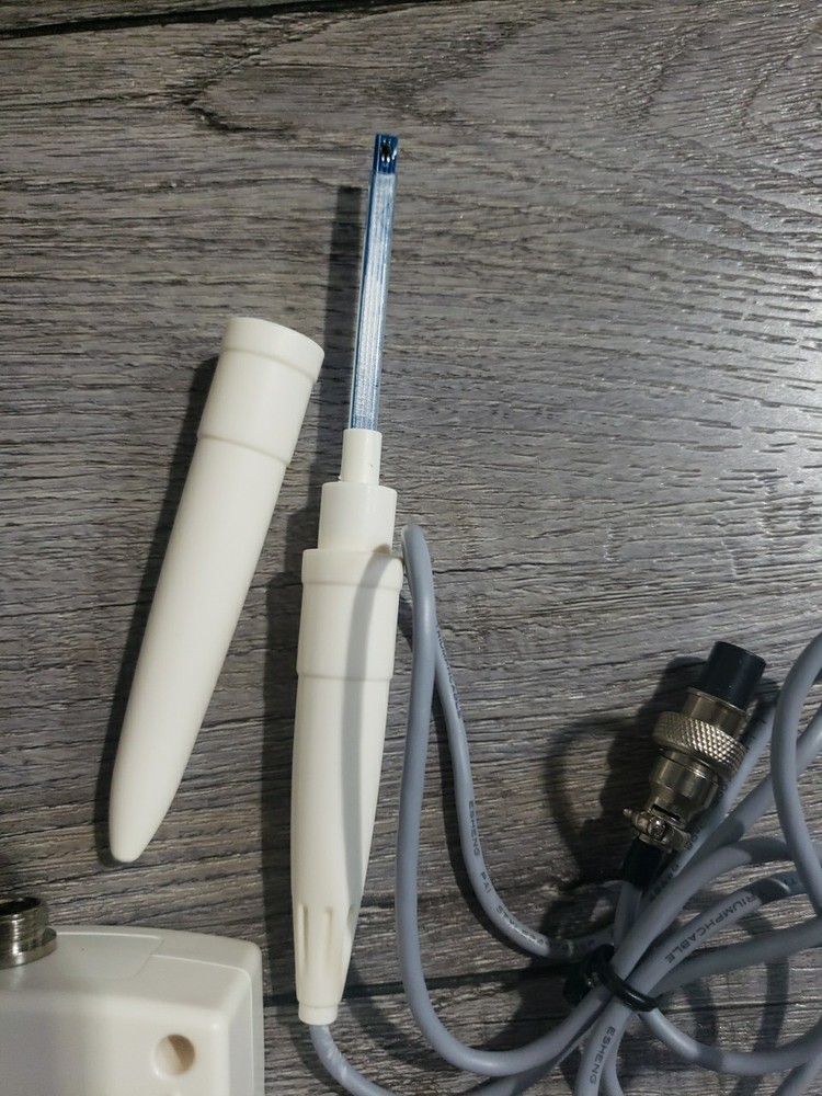 AMST-5 Handheld Gauss Meter, ±5% Accuracy