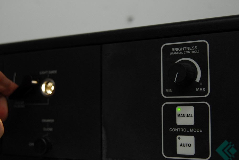 Linvatec Intravision 8425A Automatic Light Source