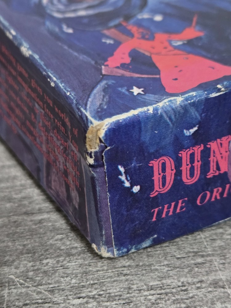 Vintage Dungeons & Dragons TSR Games Dice & Basic Box Set 3rd Edition 1979 Read