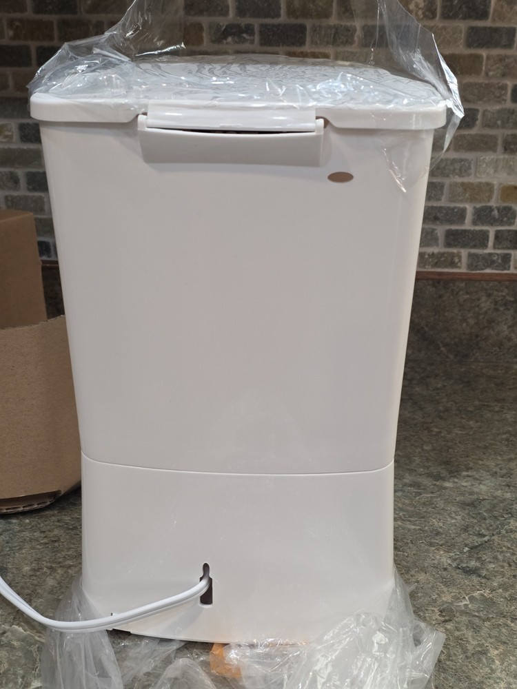 BLACK+DECKER 12-Cup Programmable Coffee Maker White CM1060 Base Unit ONLY