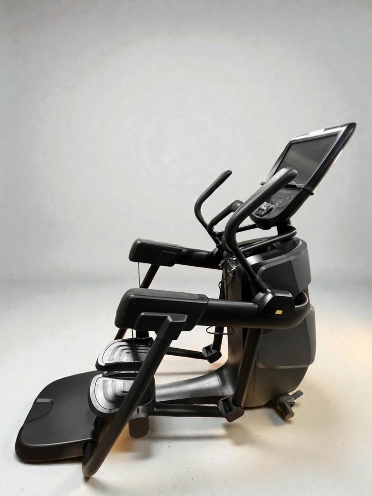 Precor AMT 885 with Open Stride w/ P82 Console - Cleaned & Serviced