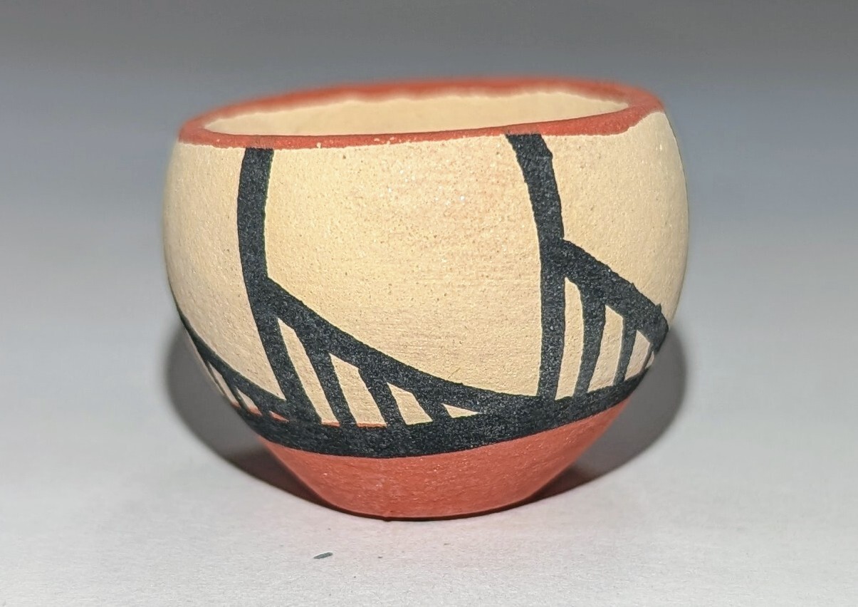 Vtg Native American Mini Pottery x2 Kewa & Jemez Pueblo Signed Lovato & Chinana