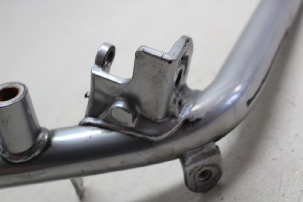 2002-2006 Harley-davidson V-rod Vrsca Right Lower Frame Rail Support Subframe