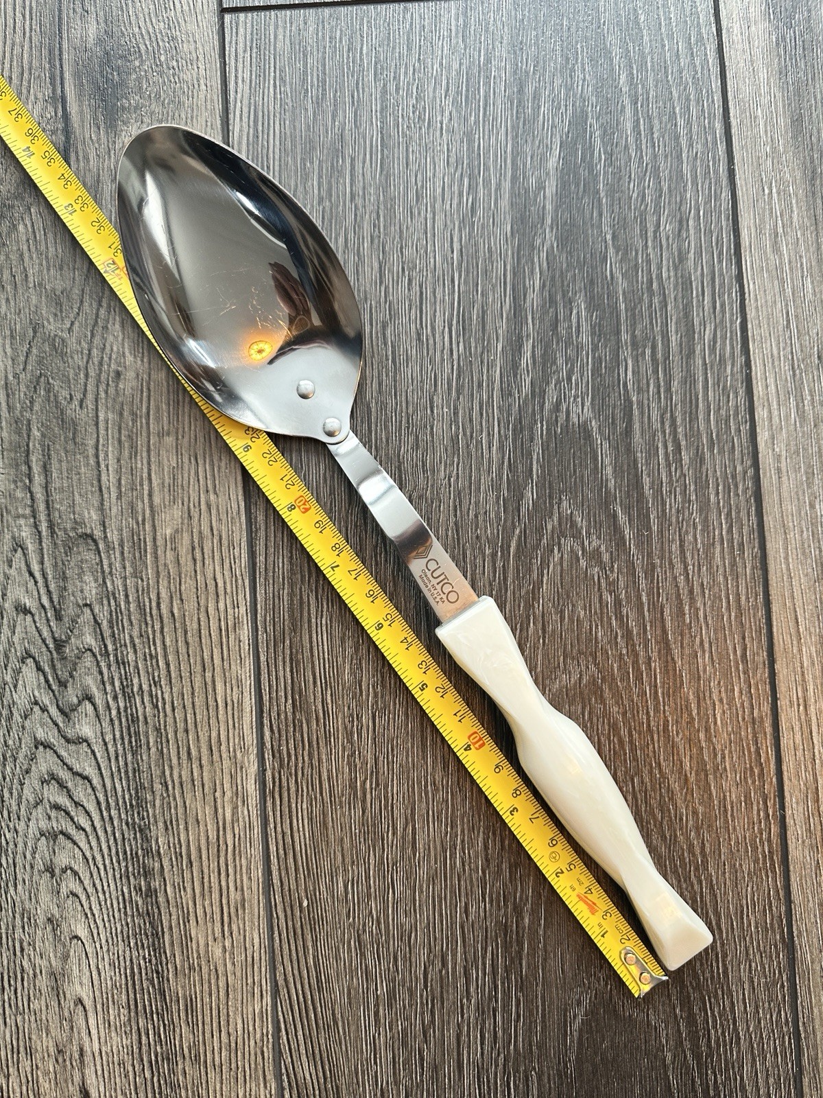 CUTCO Basting Serving Basting Scooper Pearl White Handle USA Made Vintage 17 KC