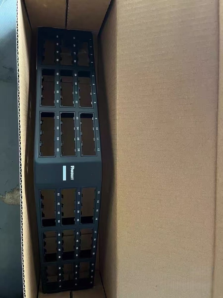 Panduit - CPPA72FMWBLY - Panduit Mini-Com CPPA72FMWBL 72-Port Modular Patch Pane