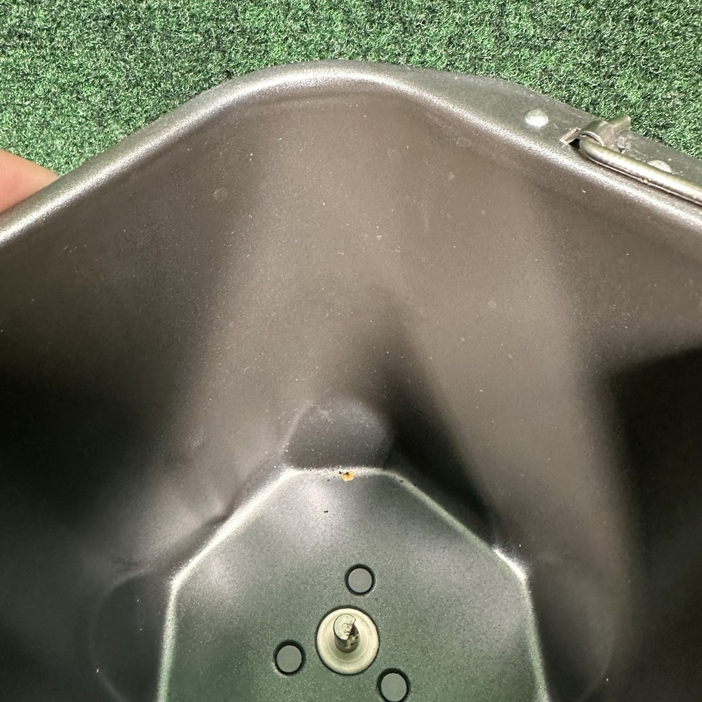 Breadman Model TR555LC Bread Maker Replacement Part Dough Mixing Pan & Paddle