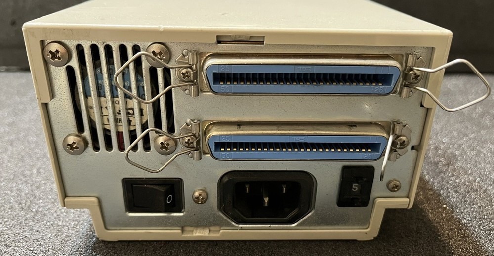 DEC DIGITAL TLZ07-DA External DDS Tape Drive . SCSI Interface.