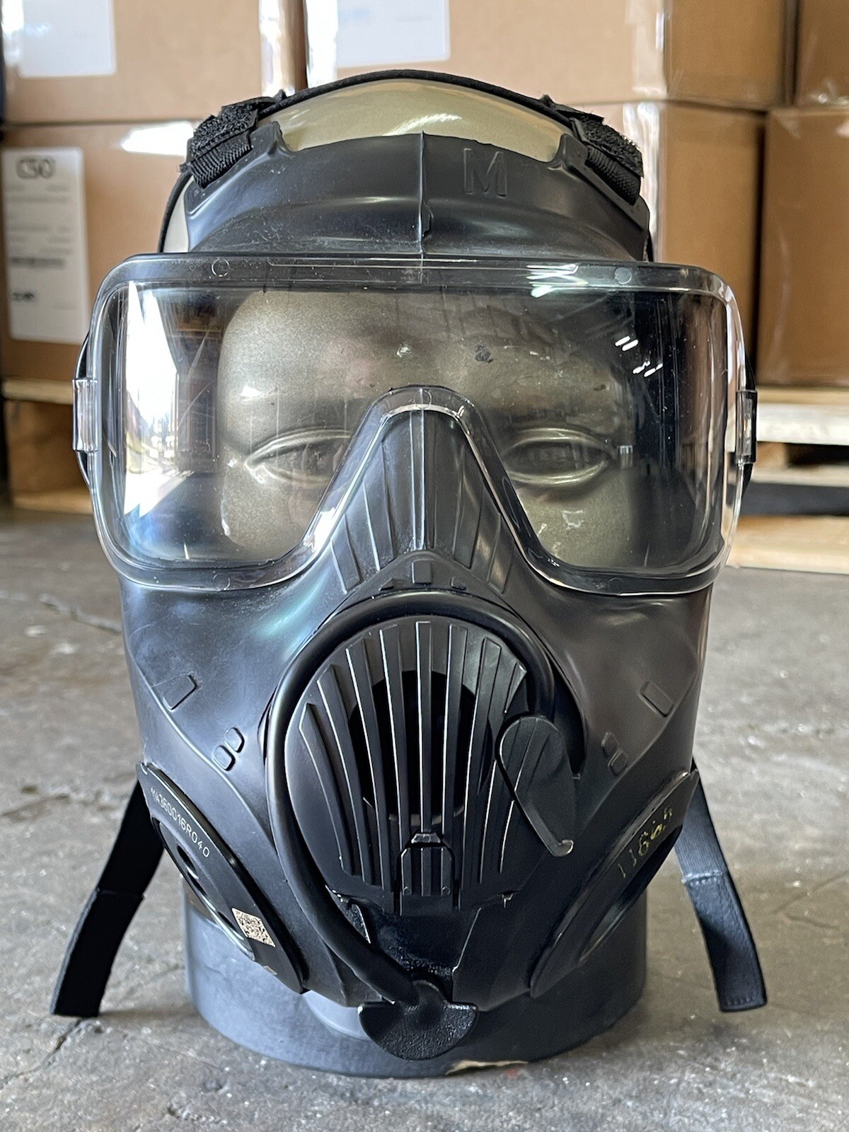 Gas Mask, C50 WITH CLEAR OUTSERT AND Drop Leg Bag, Medium, Avon Protection, Used