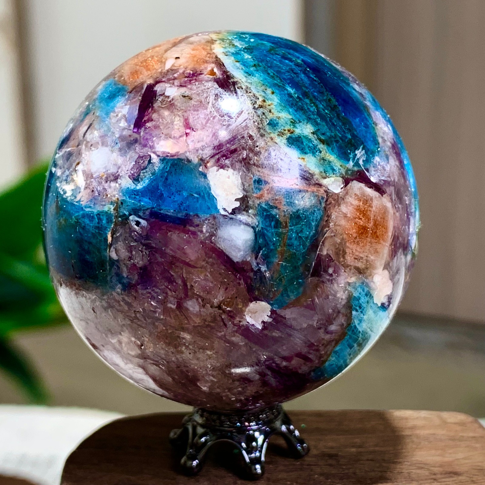 132G Natural Blue Aptite +Sun Stone purple lepidolite Sphere mineral sample