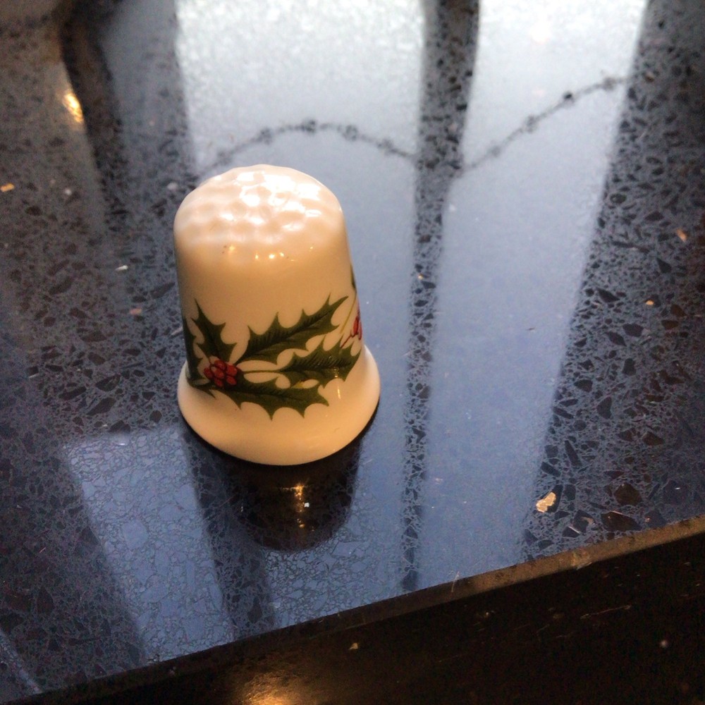 Vintage Thimble displayer￼case