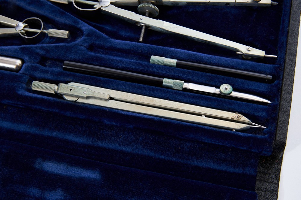Rare Vintage Keuffel & Esser Co. Engineering Drafting Compass Set Original Case
