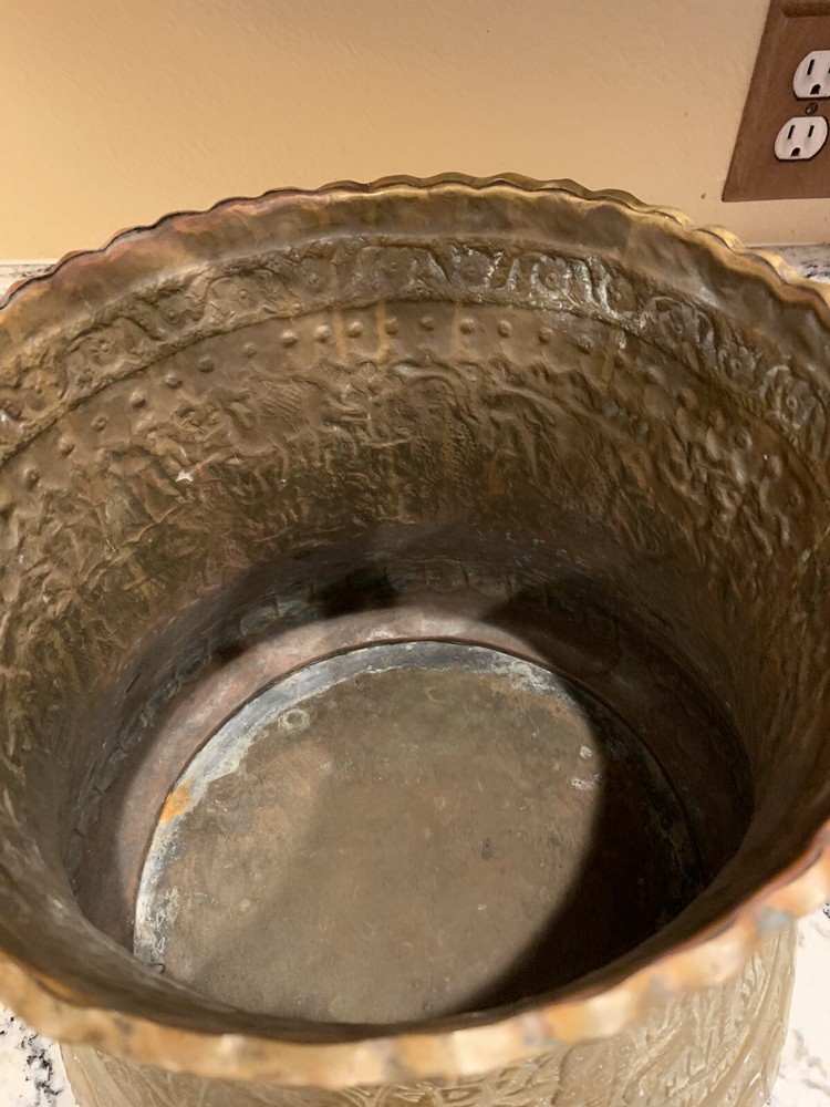 Middle Eastern bucket