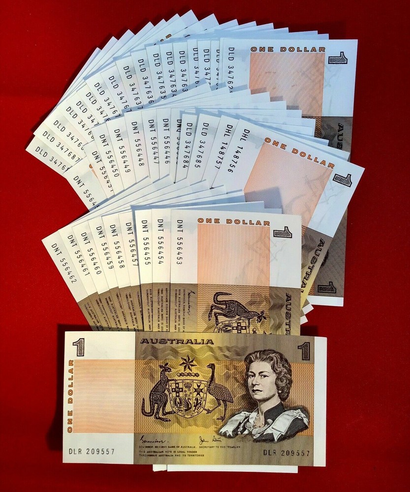 Australian Decimal Paper $1 Note a UnCirculated Condition. In Serial Sequence.