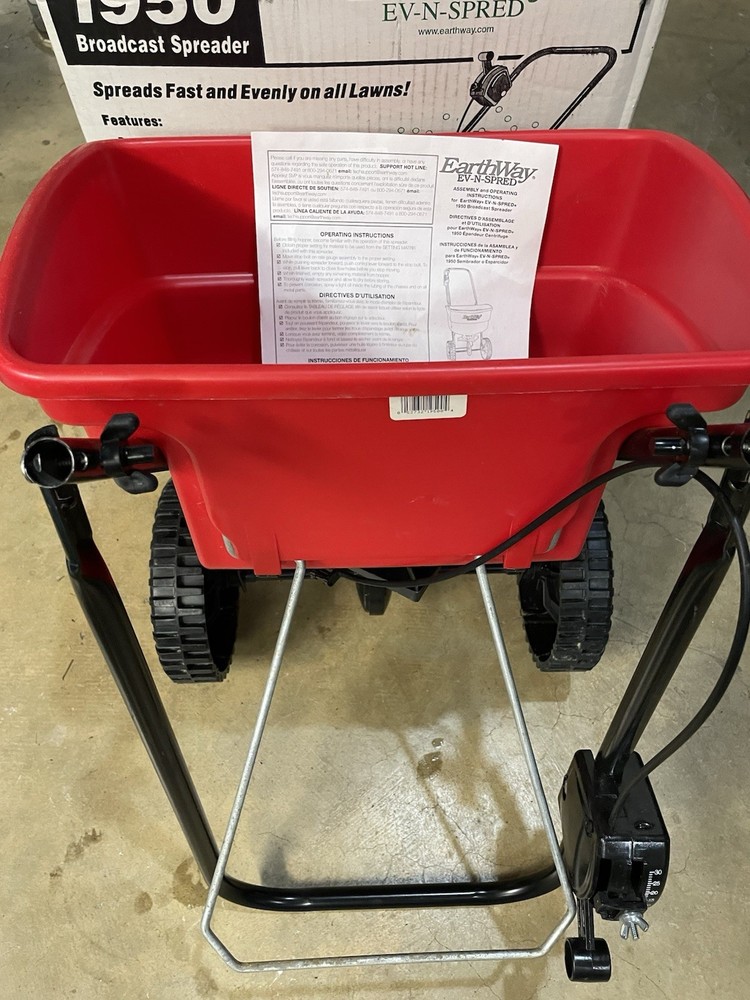 Earthway 1950 Broadcast Spreader