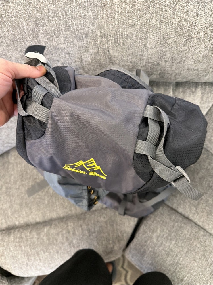 Soilder Blade 60 Electron Hiking Backpack Excellent Condition Adjustable Large