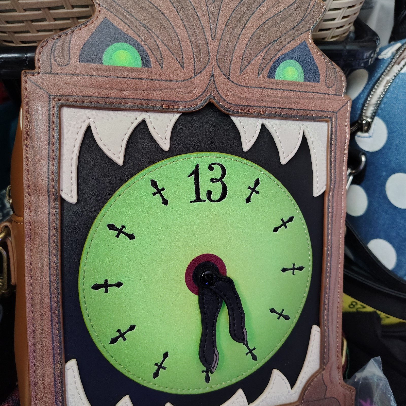🏰🕰️Disney loungefly Haunted Mansion Clock Crossbody Glow In The Dark