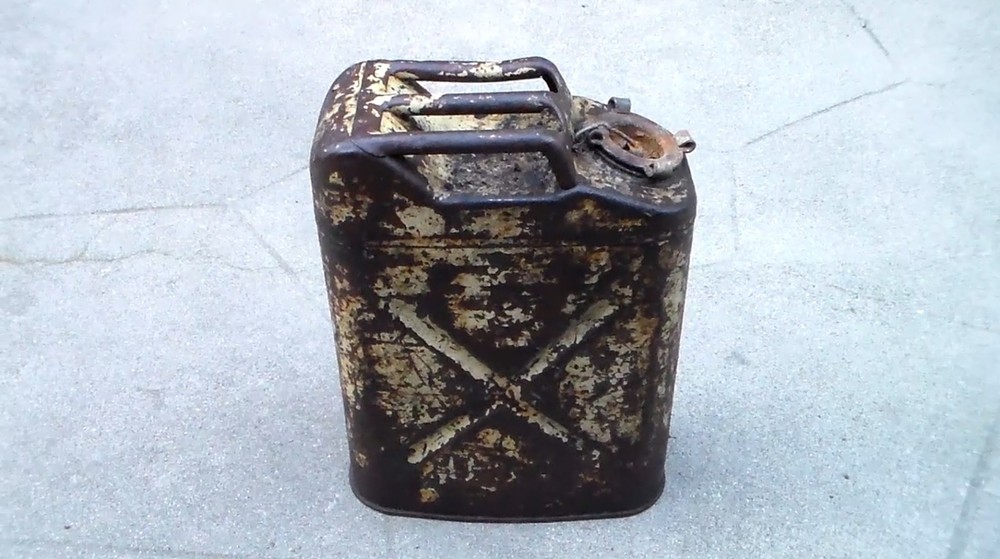 Old Relic US WW2 1943 Dated "Bennett" Jerry Can with Desert Storm paint (USED)