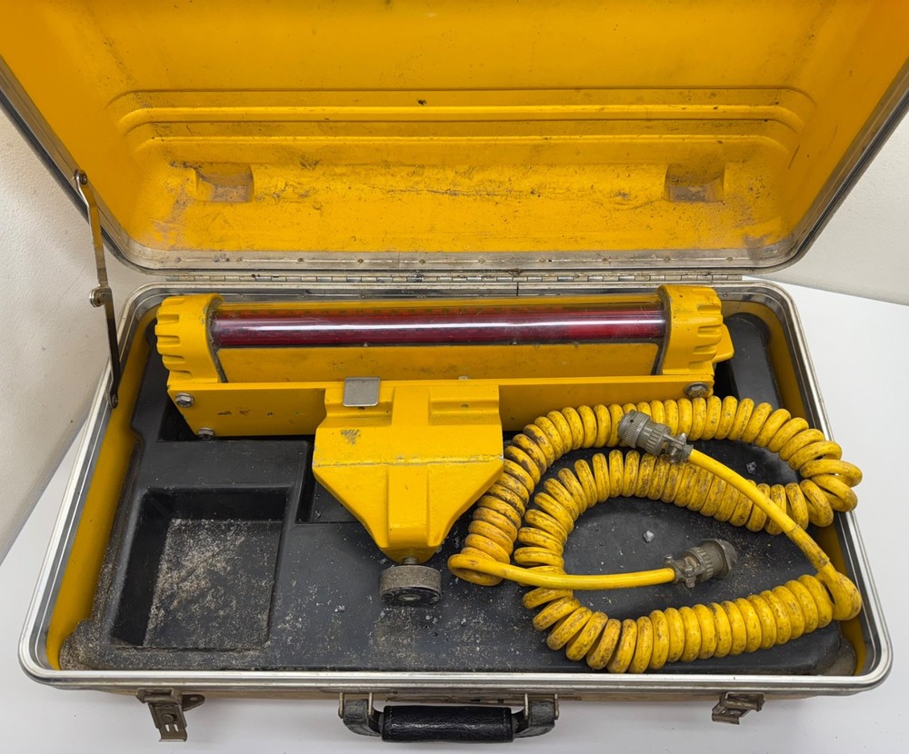 Laser Alignment Depthmaster ASSY 40500-01 Yellow Case Receiver UNTESTED READ